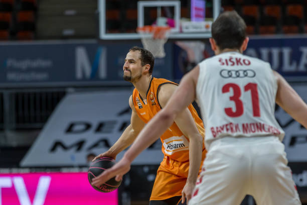 都可能在短 都可能在短